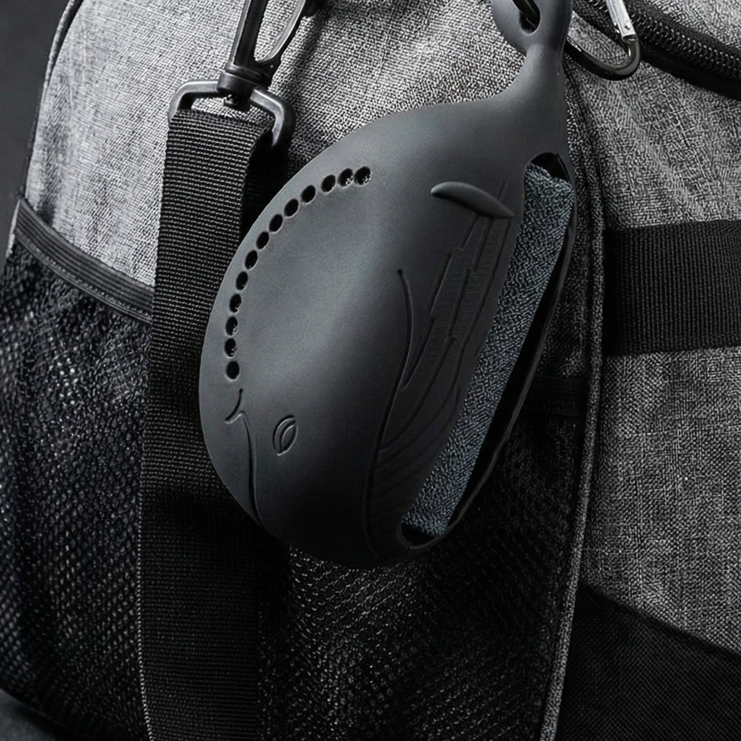 Cooling Microfiber Sports Towel with Whale Clip, Quick-Dry Sweat-Absorbing Gym & Workout Towel, Lightweight Travel Fitness Towel (30×80cm)