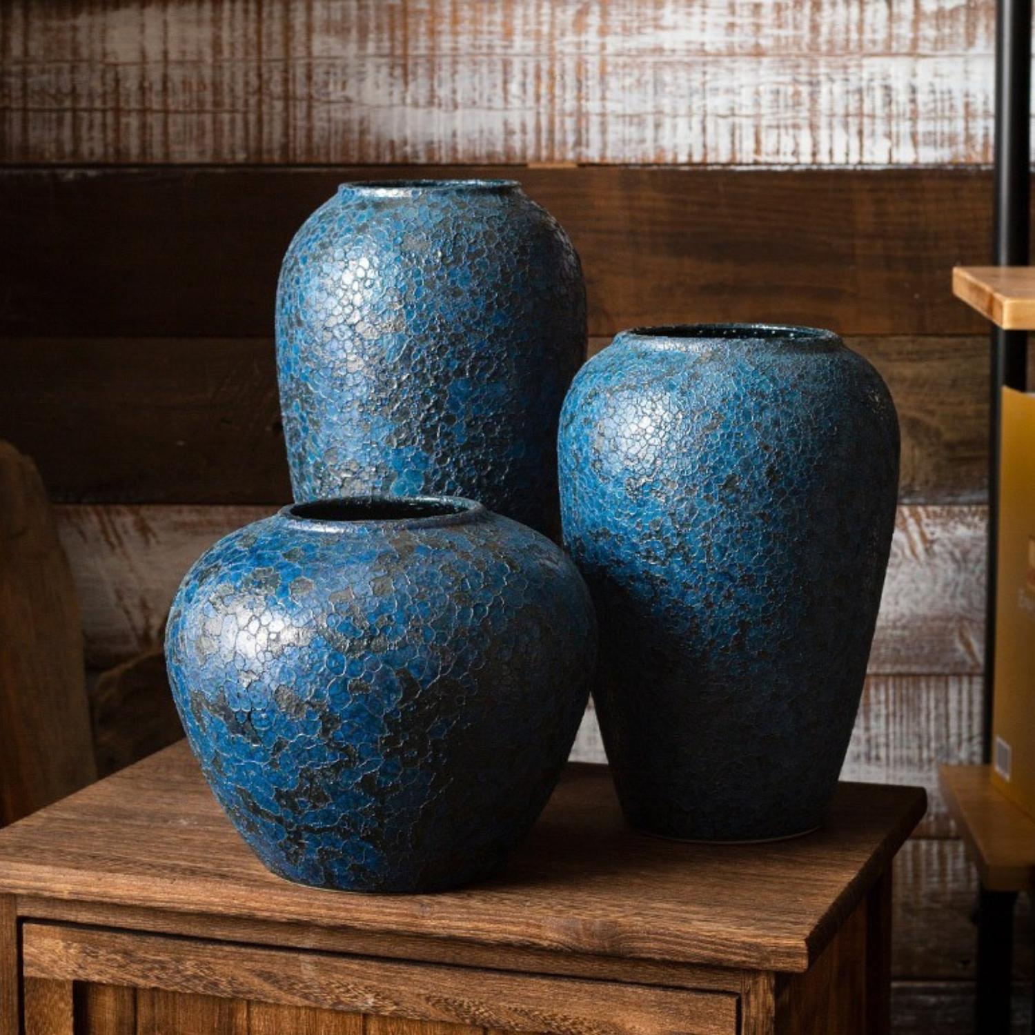 Jingdezhen Artisan Ceramic Vase – Handcrafted Blue Crackle Glaze Decorative Vase (3 Sizes)