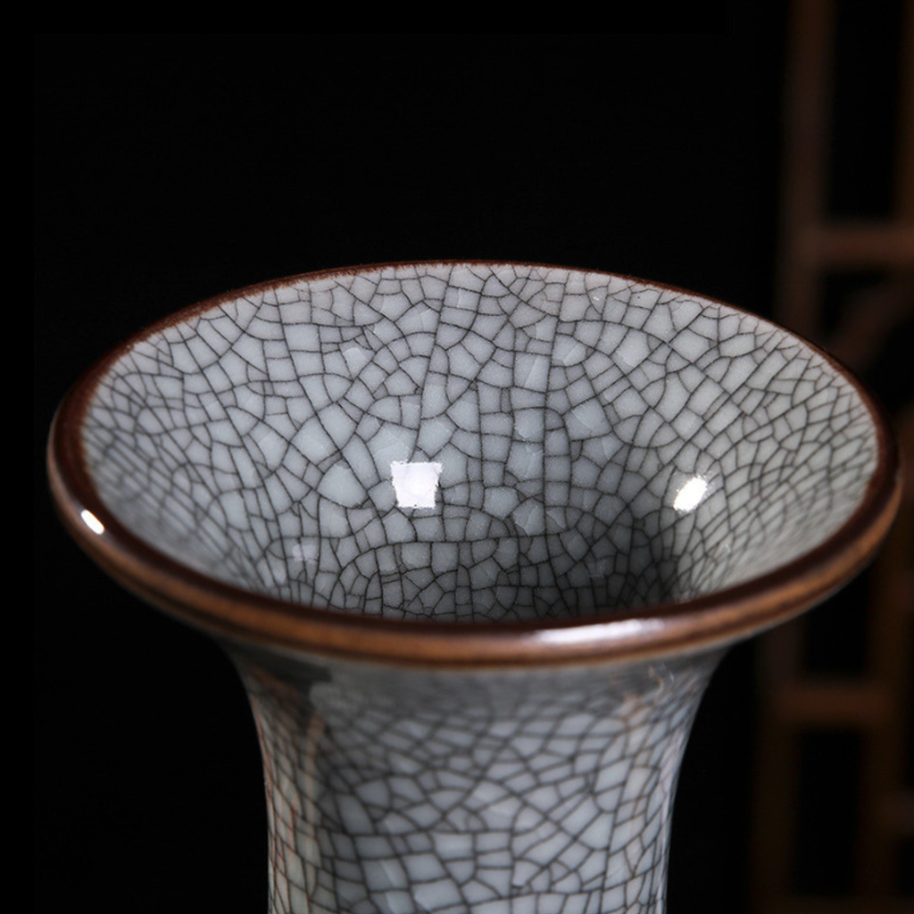 Crackle glaze porcelain vase mouth with brown rim, white-gray interior