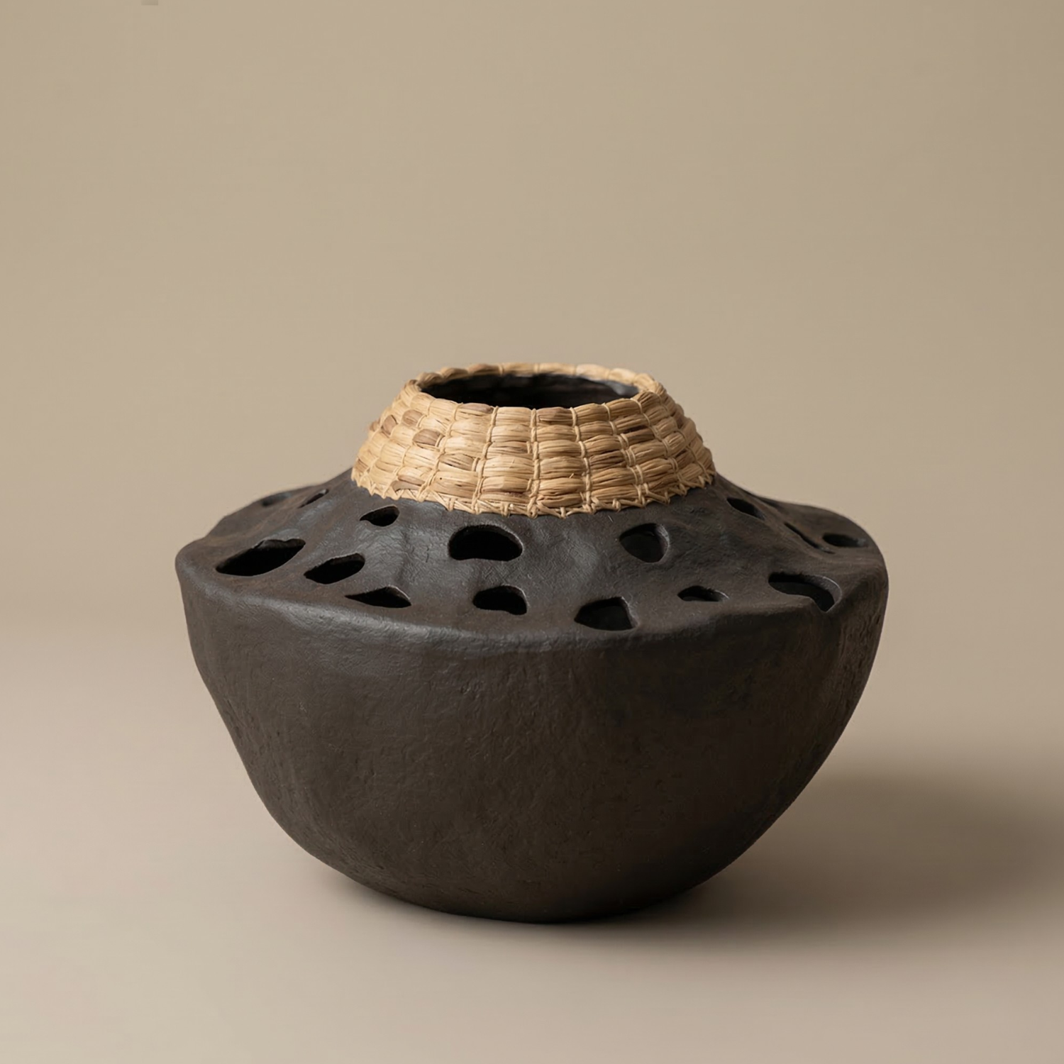 Wabi-Sabi Zen Decorative Vase – Rustic Japanese Style Sculptural Vase for Minimalist Home Decor