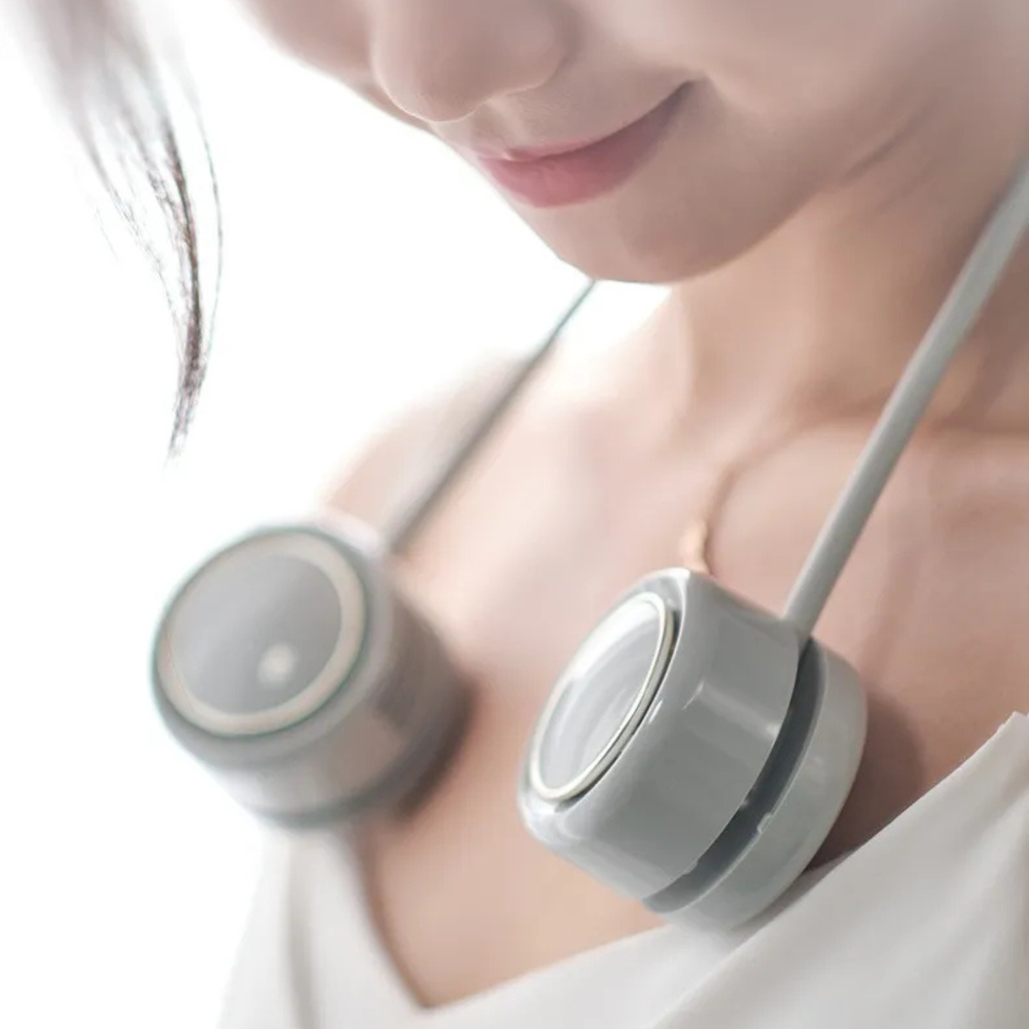 Portable Neck Fan – Hands-Free Wearable Cooling Fan, Quiet & Rechargeable