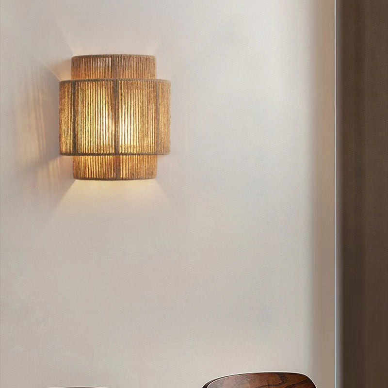 Woven rope wall lamp