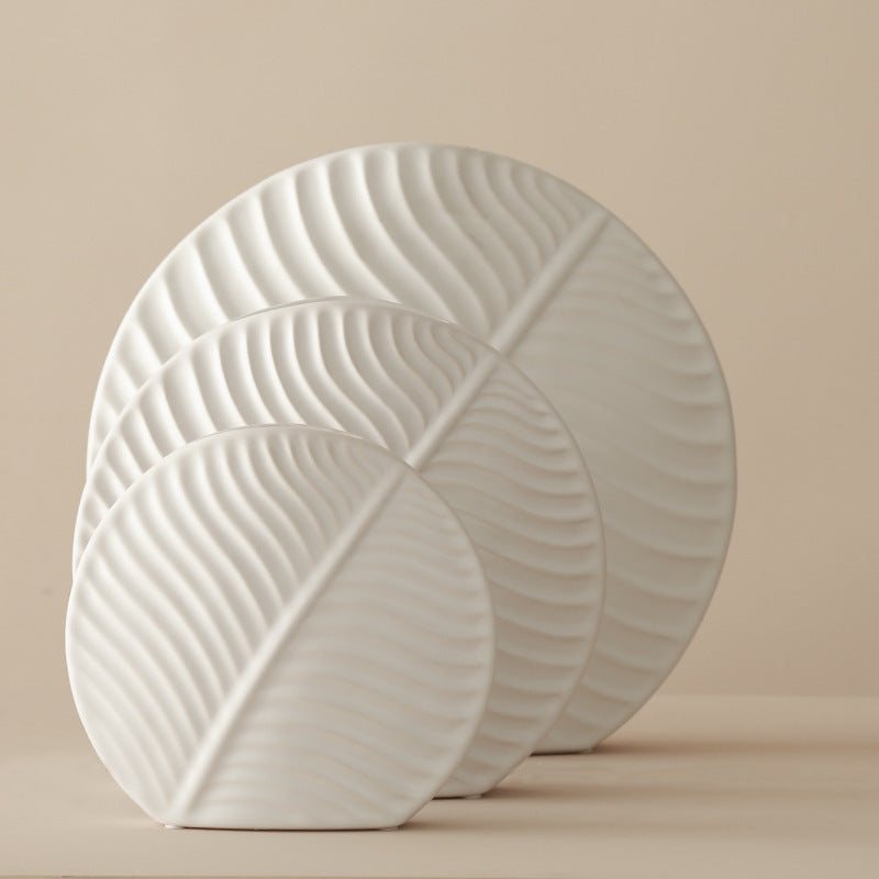 Sun Lake Supply Modern Leaf Ceramic Vase Nordic Sculptural White Flower Vase in Multiple Sizes